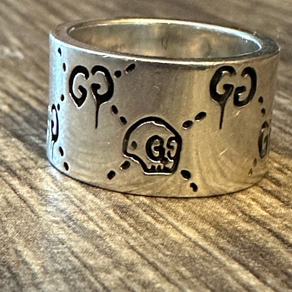 Authentic Gucci Sterling Silver Iconic Monogram Ring WERE YOU GHOSTED BY YOUR EX - Picture 3 of 15